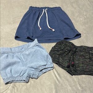 2/$10 Bundle of 3 Girls Summer Bottoms - Size 5T